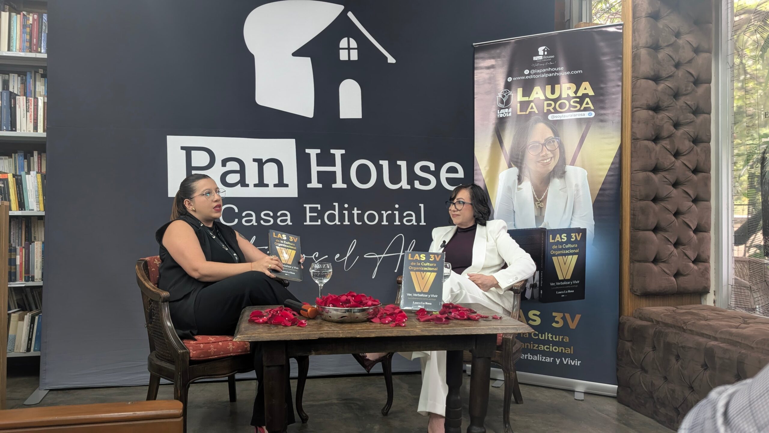 Laura Di Rosa Laura La Rosa presenta su libro